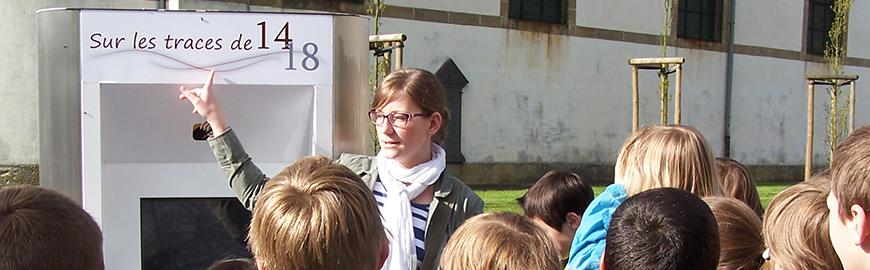 Une classe visite un site de la guerre 14-18.  Fondation M.E.R.C.I.