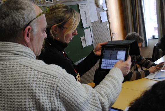 Au Fabcamp, des enseignants cocréent des ressources pour l’usage pédagogique des TIC.