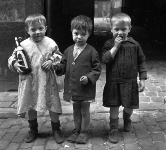 Une des illustrations de Belgium WWII : « Les enfants dans les rues de Bruxelles pendant l’Occupation ».