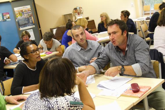 Fin aout 2015, des enseignants participent à la réflexion sur le Pacte pour en enseignement d'excellence.