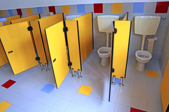 les toilettes : baromètre du bien-être ou du mal-être des enfants ?