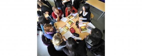 Le décalage entre formation et vie réelle explique en partie la difficulté à trouver des enseignants.