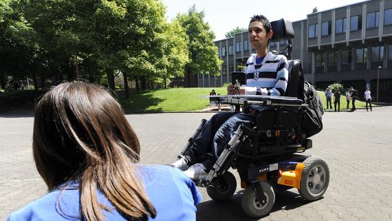 Chaque élève « intégré » dans l’ordinaire bénéficie de quatre heures d’encadrement, défini au cas par cas.