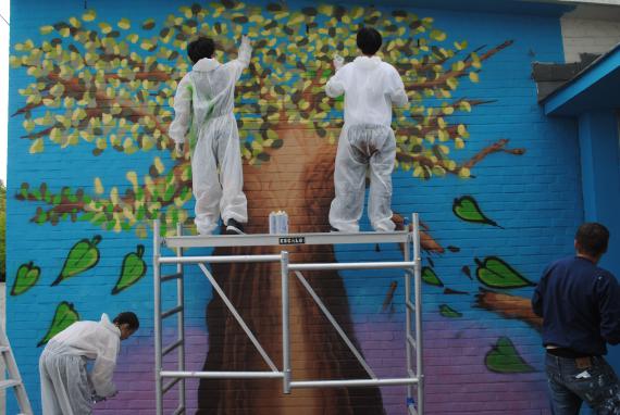 Une fresque rappellera le projet « Un toit pour tous » dans les Athénées royaux de Jambes et d’Uccle 1.