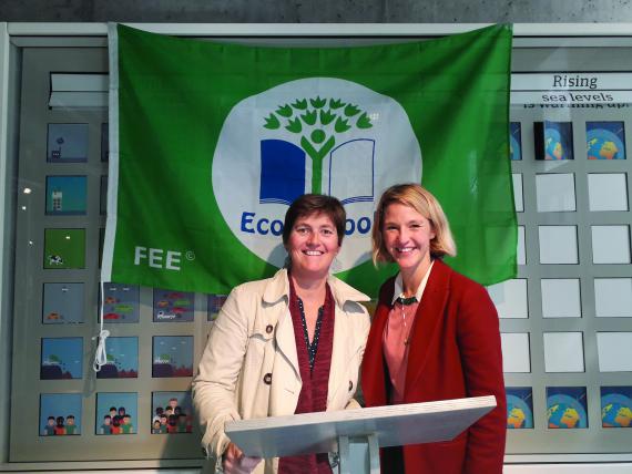 Margaux Vinçotte (à droite) à la remise des labels Eco-Schools en septembre 2019