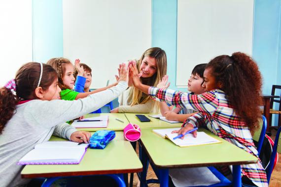 Six classes du 1er degré se réunissent en petits groupes deux fois par semaine