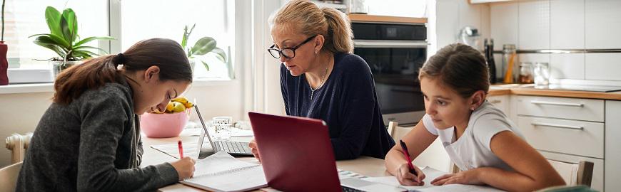 Pour scolariser leur enfant à la maison ou dans une école privée, les parents doivent envoyer une déclaration d'enseignement à domicile à l'administration avant le 5 septembre