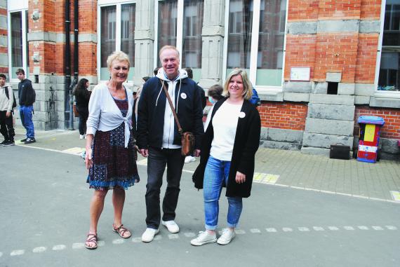 De gauche à droite, Mme Colinia, M. Dalne et Mme Rondou, coordinateurs du projet Cyberhelp au sein de l’école.