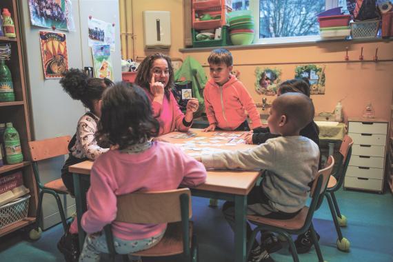Les petits élèves de 2e maternelle de la classe de Gérardine Hayen à l’École Arc-en-ciel à Molenbeek